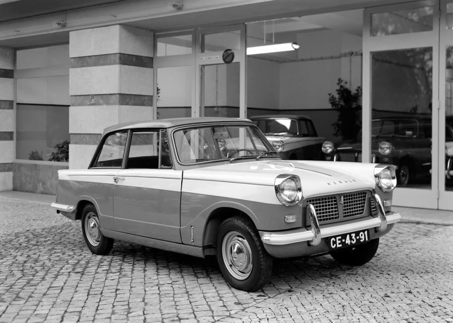  Triumph Herald 1200 Saloon 1961 года  (фото 8 из 8)